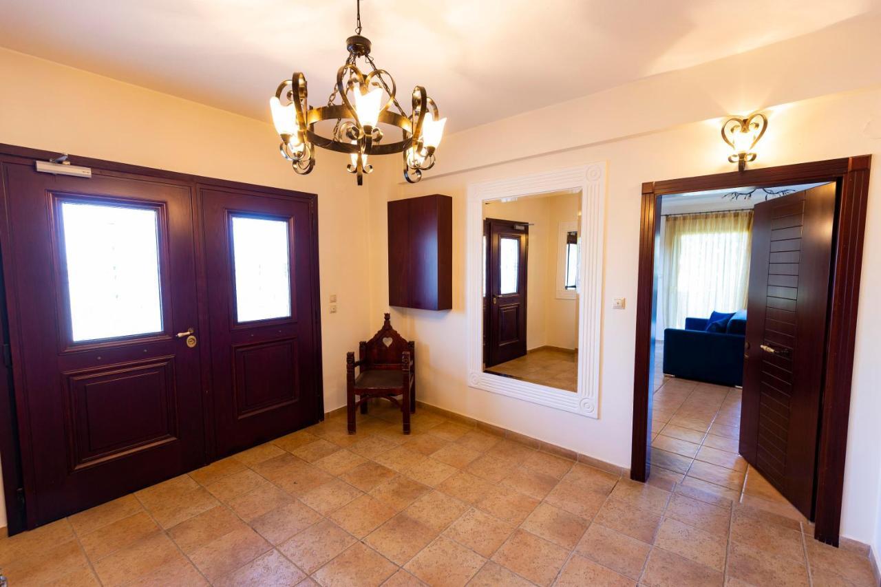 Elvis Nest Apartman Néa Mudaniá Kültér fotó